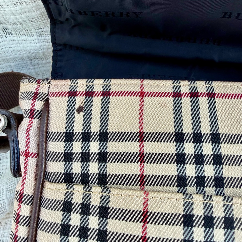 Vintage Burberry Nova Check Messenger Bag Crossbody Unisex - Picture 7 of 17